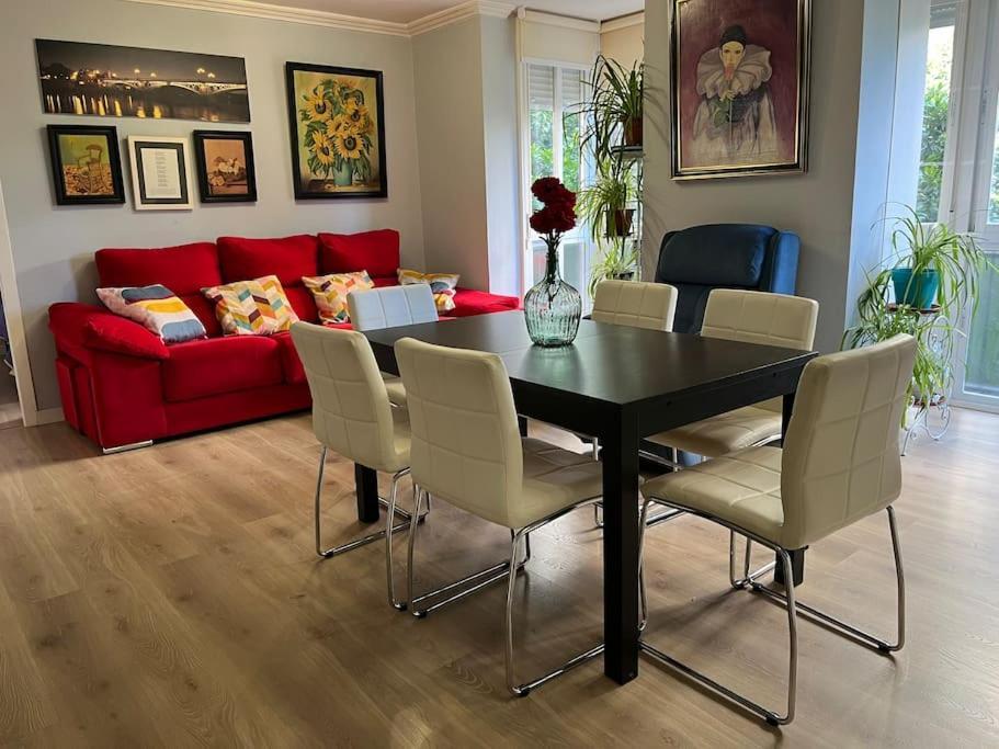 Triana Family Suites Sevilla Eksteriør bilde